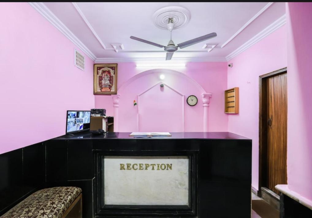 Hotel Raj Hans Dx Ню Делхи Екстериор снимка