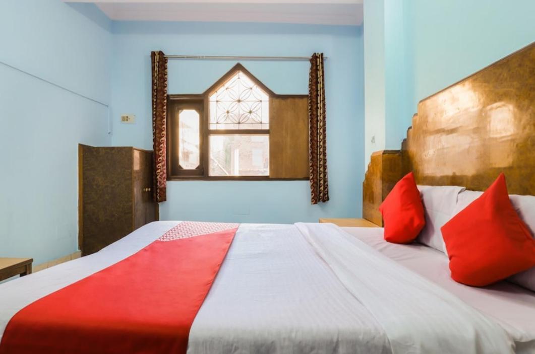 Hotel Raj Hans Dx Ню Делхи Екстериор снимка